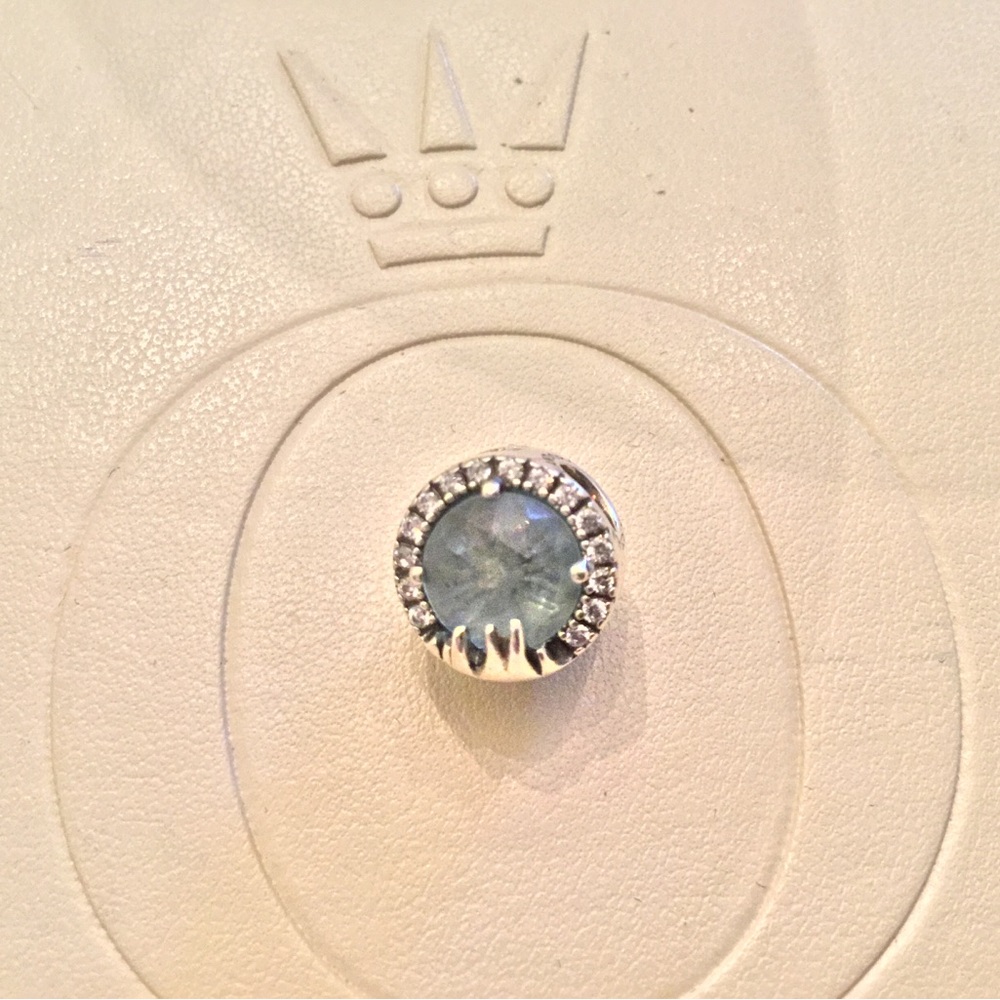 Pandora Disney FROZEN “Blue Snowflake Silver Blue Stone Charm! NEW!